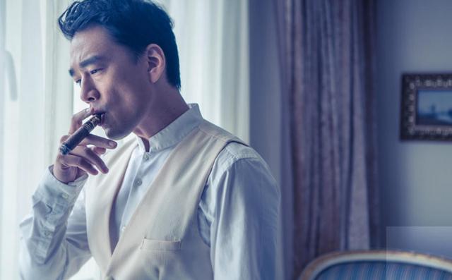 王耀庆|娱乐圈第一富豪：拉黑佟丽娅，抢夺张含韵，却独宠妻子19年！