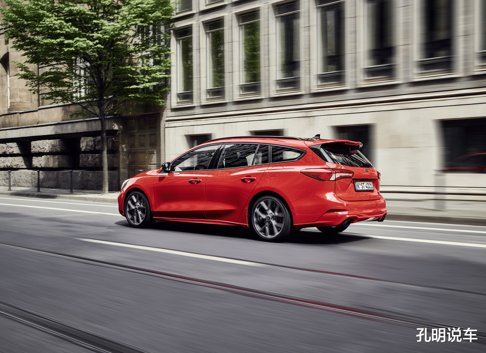 福克斯▲国产福克斯“瓦罐”亮相，实用性更强！还盯着八代高尔夫？