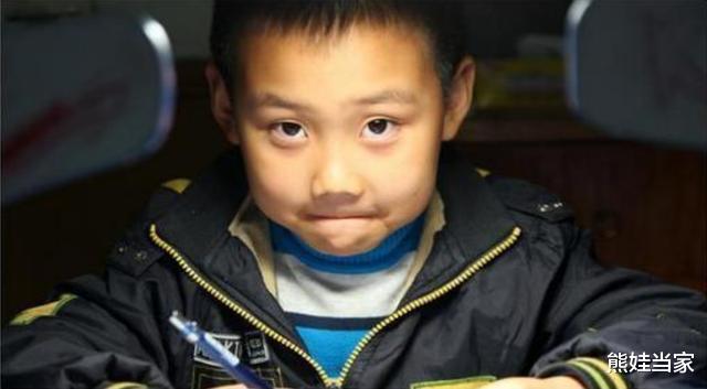 考试：小学生99分语文考卷火了，卷面让老师不舍扣分，自律的孩子有多棒