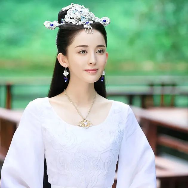 迪丽热巴|异域风情、美若天仙,这13位维吾尔族美女演员,你认识几位?