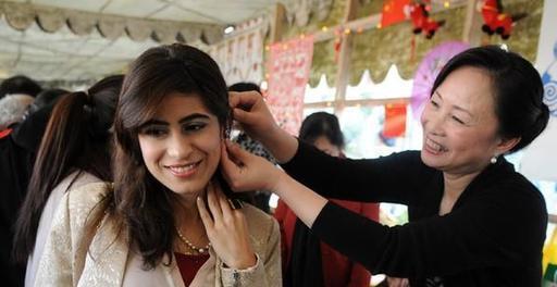 巴基斯坦@日本游客冒充中国人，在巴基斯坦“骗吃骗喝”，巴铁：我们学精了