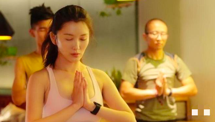 『张韶涵』因为《海豚湾恋人》走红,戏中艳压张韶涵,今41岁年轻似少女