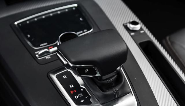 [奥迪Q5]在堂哥的建议下，狠心提了一辆奥迪Q5L，看看车主的用车感受