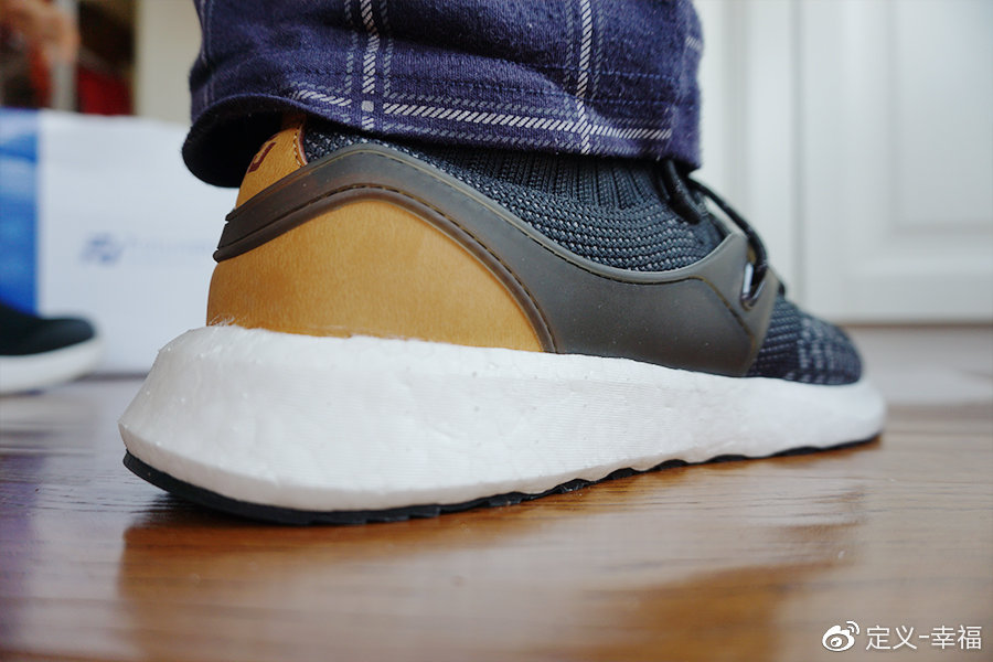 运动鞋@对标阿迪达斯UltraBOOST-FutureUtopia 爆米花运动鞋评测