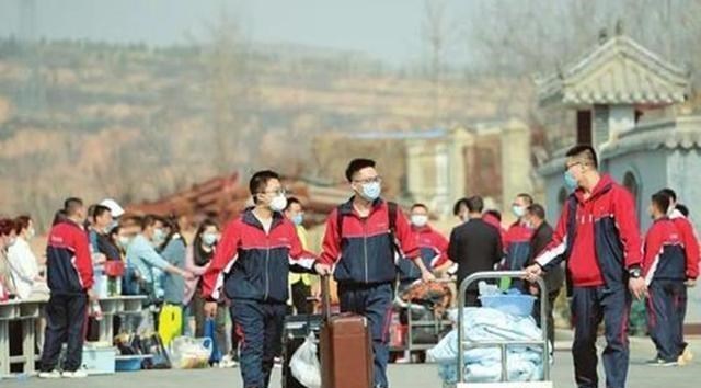『高峰』开学高峰已定?多省公布开学时间,这两省却迟迟没有开学风声!