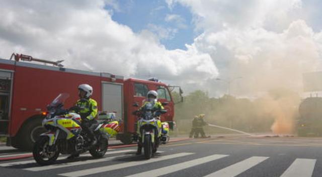 民警■突发！2小时内，近40辆车遭殃，派出30多名民警，耗费4小时救援