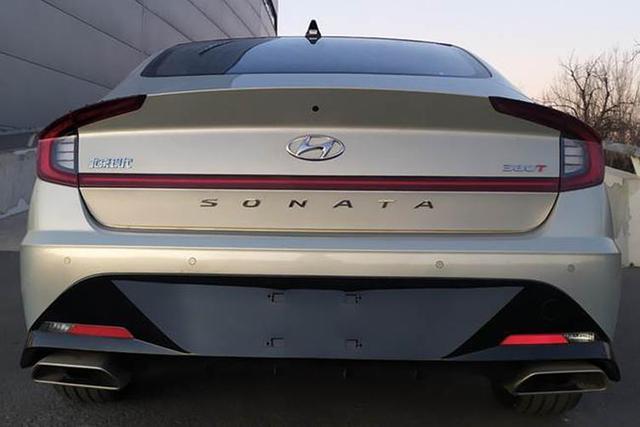 现代索纳塔@比雅阁还漂亮!全新索纳塔抢先看,当打开车门的瞬间,放弃帕萨特