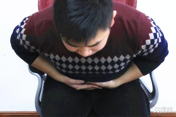 碳酸饮料|1种饮料被医生划入黑名单，再口渴，也尽量别用来代水喝