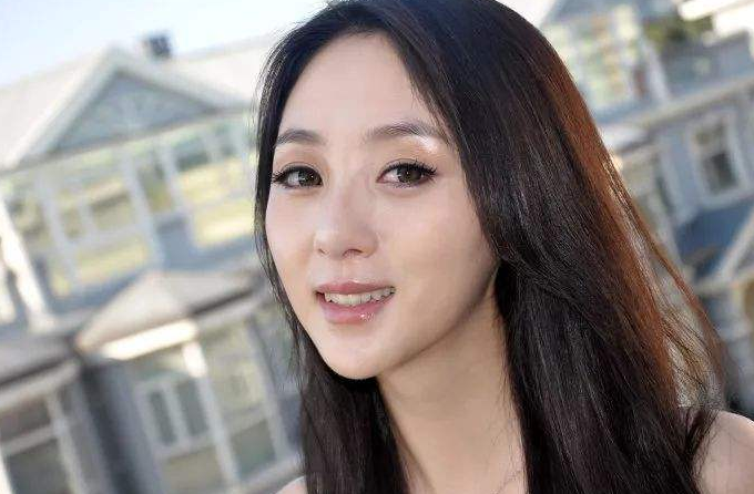 郭津彤|她28岁走红，32岁却抢别人老公，如今35岁沦为家庭主妇