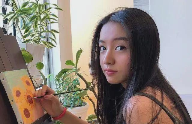 「木村心美」星二代相貌平平出道被嘲，没作品也能拿奖，她凭什么资源不断？