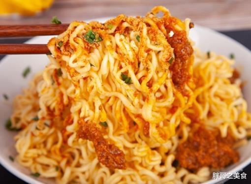 豆豉|泡面界的“扛把子”！薇娅3分钟卖4万份，比康师傅好吃百倍，却依然平价
