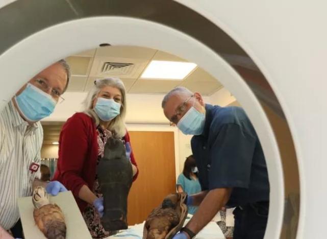 木乃伊|以色列科学家扫描神秘的古埃及小木乃伊,发现里面包裹的不是人类