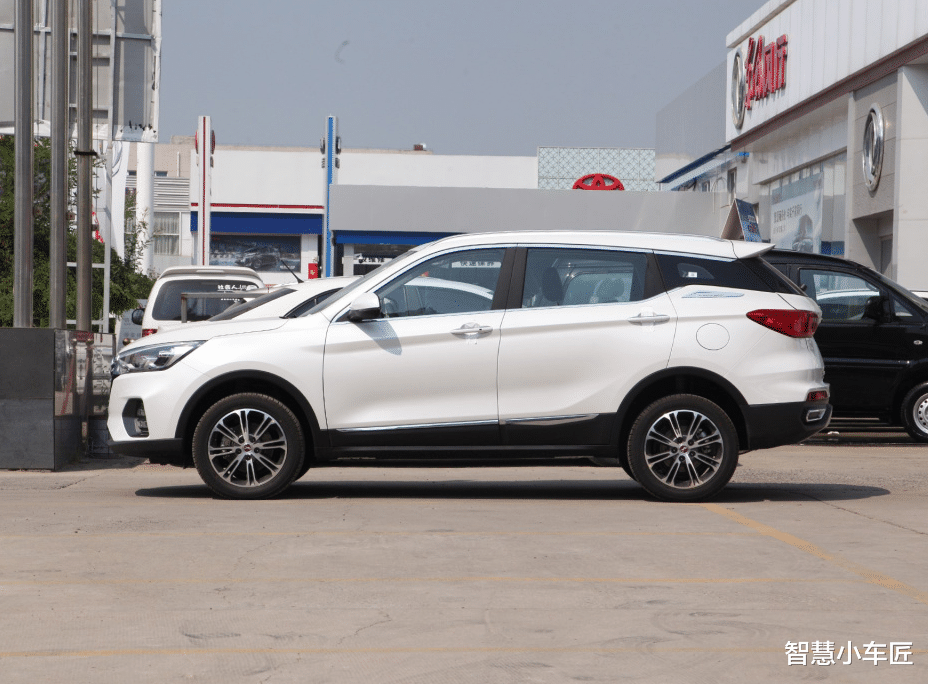 马力|6.98万带国六，长近4米6，156马力+CVT变速箱，性能不输本田飞度