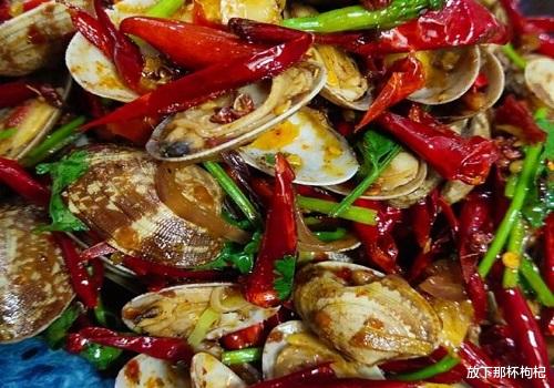 「」花甲还在用盐水去沙吗？饭店大厨教一招，2分钟将沙去的干干净净