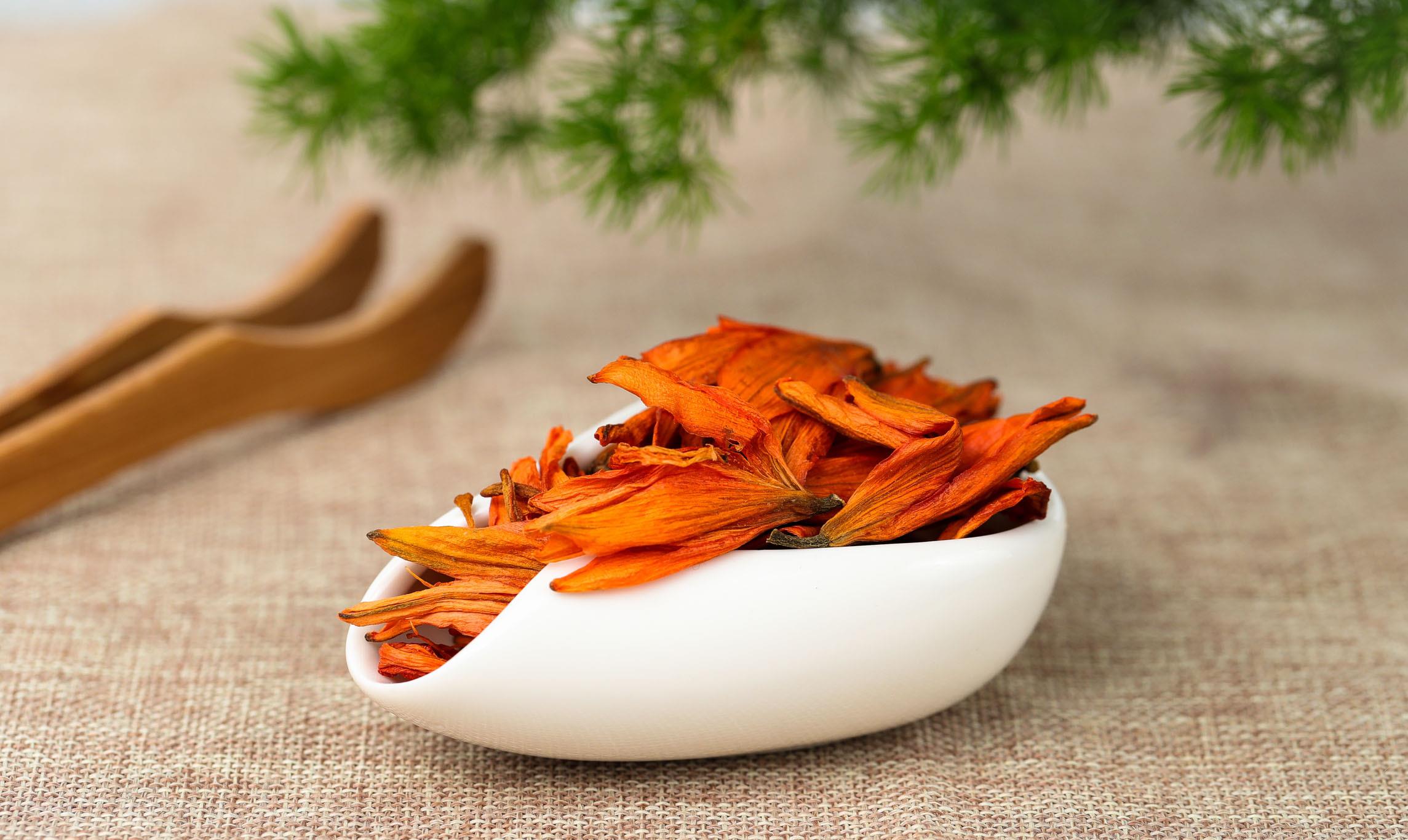 【睡眠】吸烟真的能让人放松吗?吸烟者,睡觉若有3个异常,或是肺在控诉