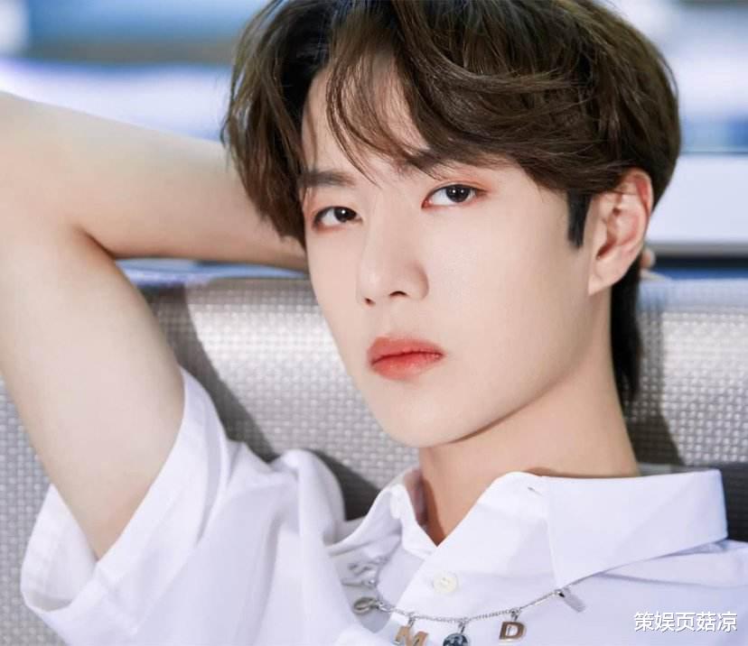 汪涵|娱记曝汪涵反感王一博,《天天向上》要停播?皮鞋踩床单被批太装