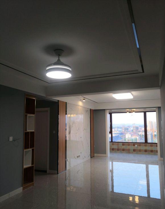 []简单装修的新房，打扫干净就很漂亮了，最满意电视墙和玄关，晒晒