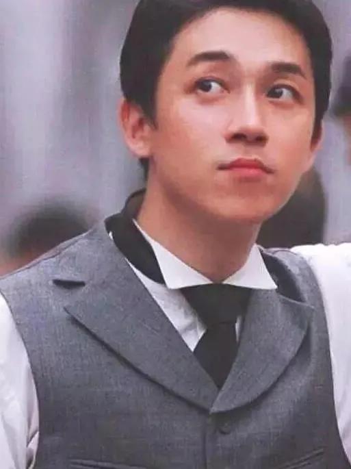 张云雷|吴亦凡，求求你穿件bra吧