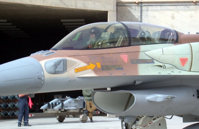 「以色列」大批战机凌晨发动空袭，该国首都被炸成一片废墟，俄：反击已到来