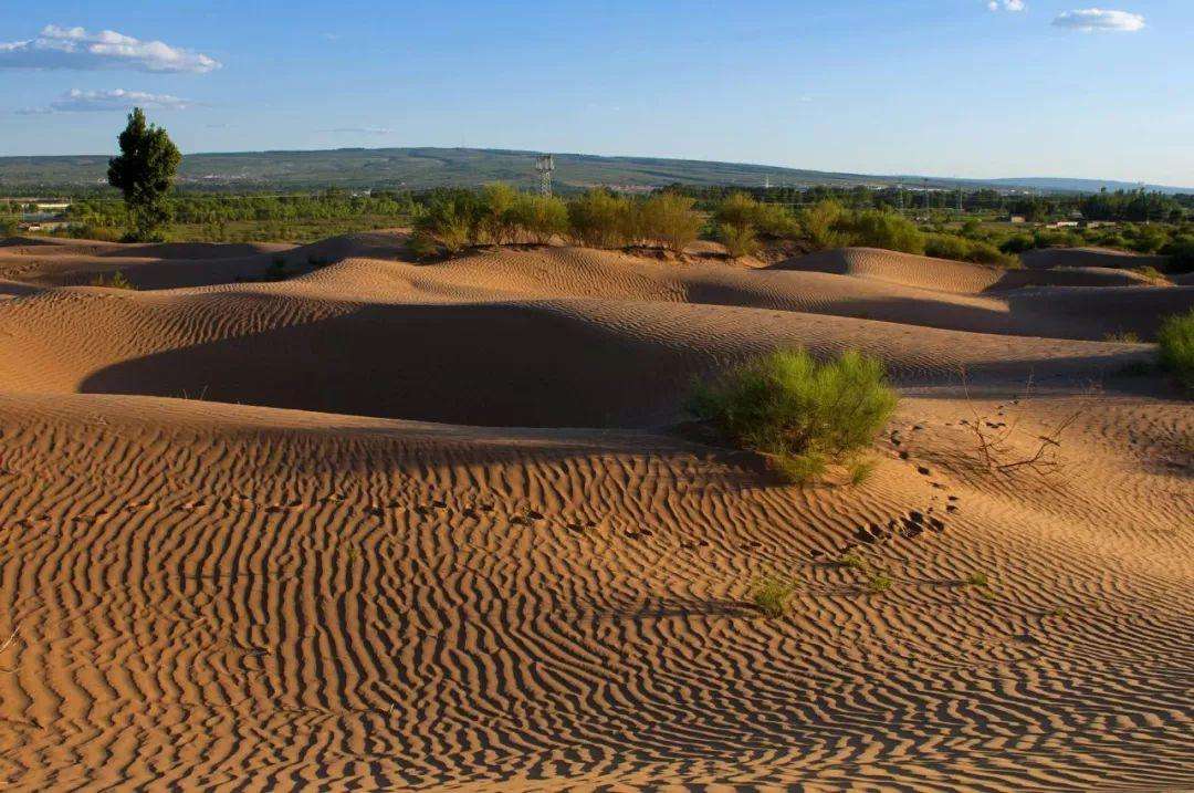 毛乌素沙漠@我国最“憋屈”的沙漠，身为国内四大沙漠之一，如今快成大漠绿洲