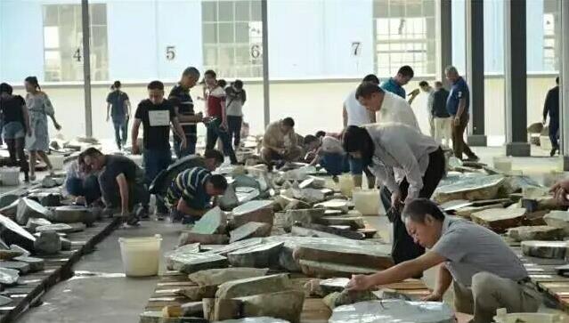 翡翠|闻名遐迩的翡翠公盘——平洲公盘你应该了解的那些事