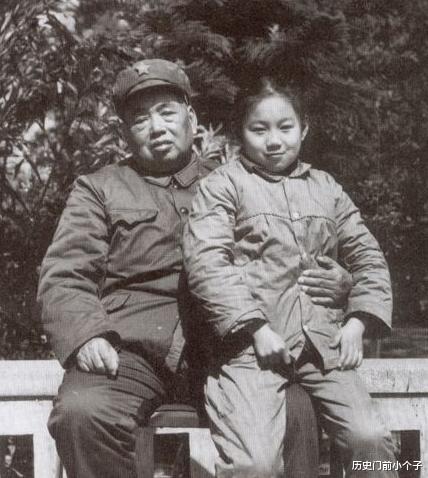 许世友|许世友去世后，邓小平为什么不允许开追悼会？王震用七个特殊传话