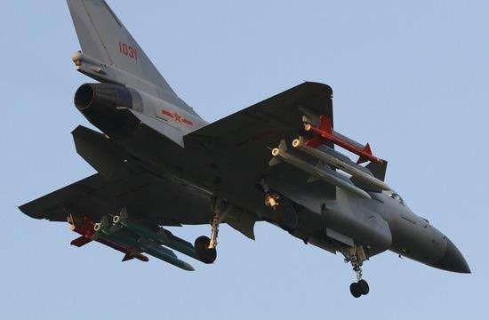 歼-10■中国军工有多牛?好多已经停产的武器,在外国人眼里仍是香饽饽!