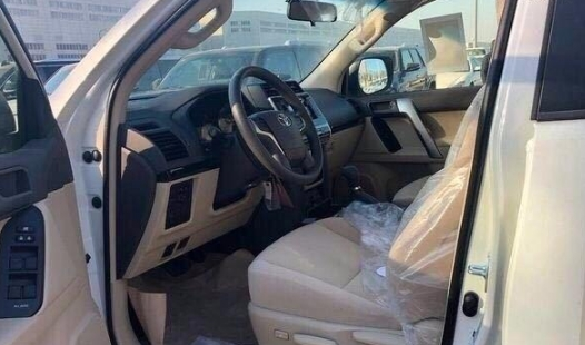 宝马5系|40岁，应该宝马5系，还是丰田霸道？