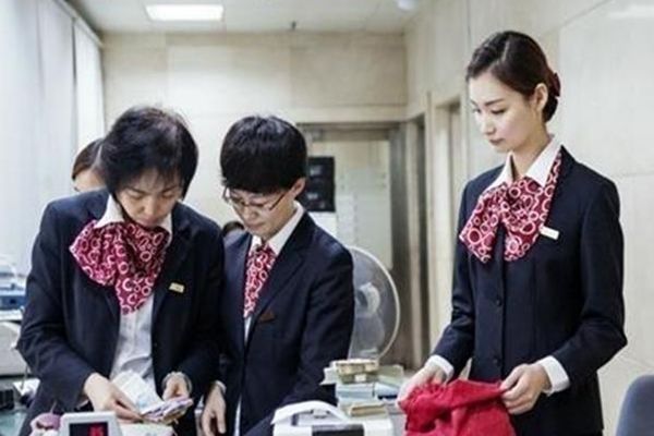 银行|银行新规定：10月起，在银行有以下存款的储户，将会被永久冻结！