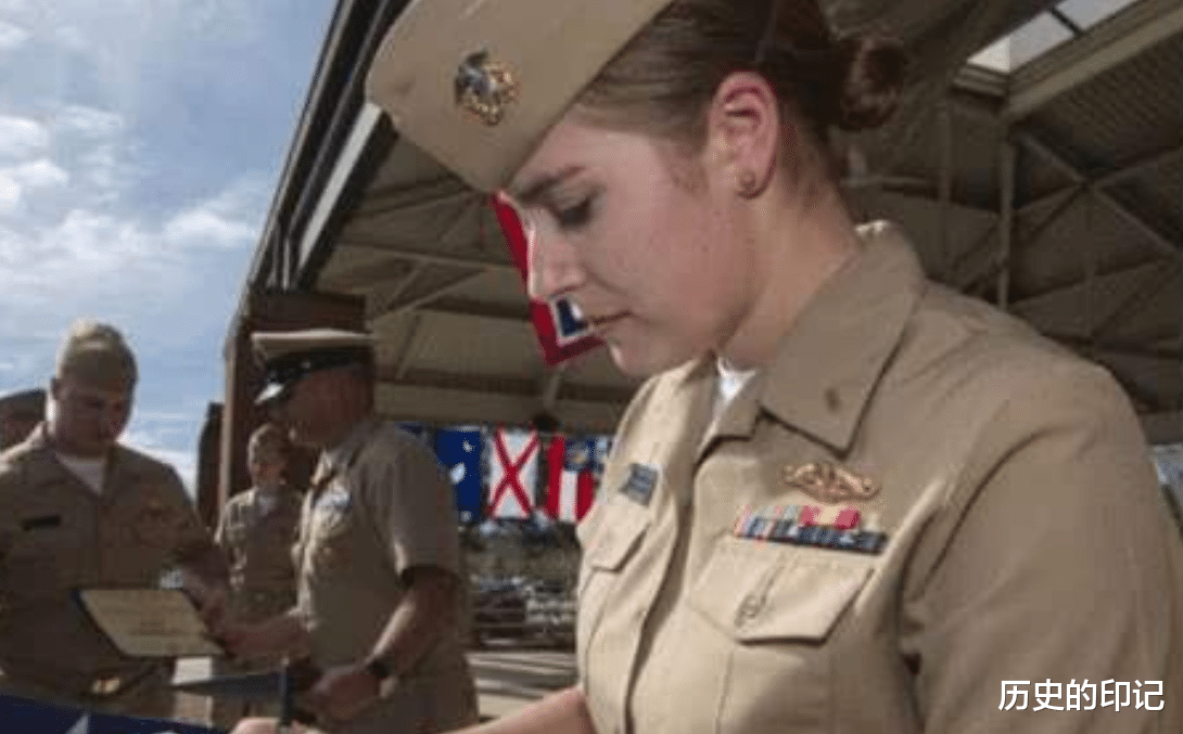 海军|美海军中，规定每艘航母都要配有600名女兵，到底有什么作用？