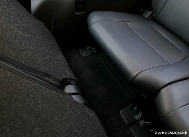 「三菱欧蓝德」合资7座SUV中“白菜价”！每公里0.35元，30万公里不大修，13W