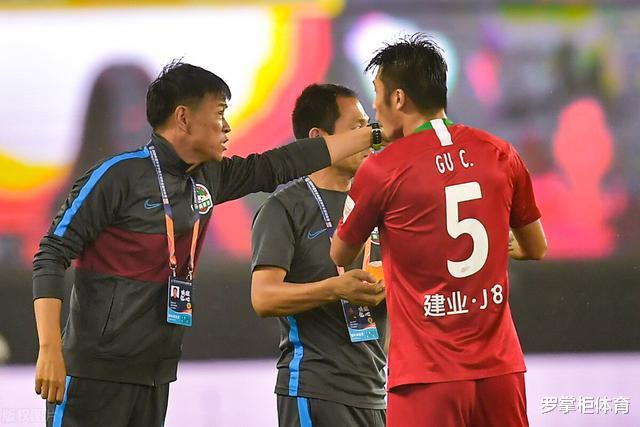 河南建业|河南建业遗憾遭绝平,杨戟透露一个喜讯慰藉球迷:卡兰加下轮复出