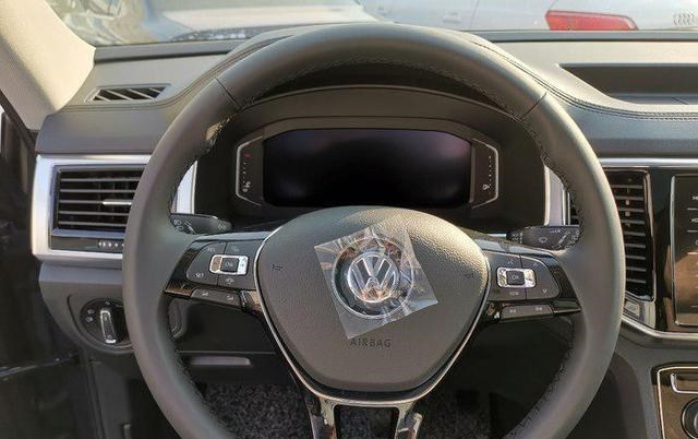 『大众途昂』33万买了辆大众途昂,对比上一辆本田冠道,车主:想说二个字