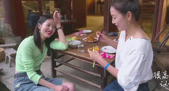 周迅|周迅亮相综艺却被秒杀，网友：过气女明星下场真惨