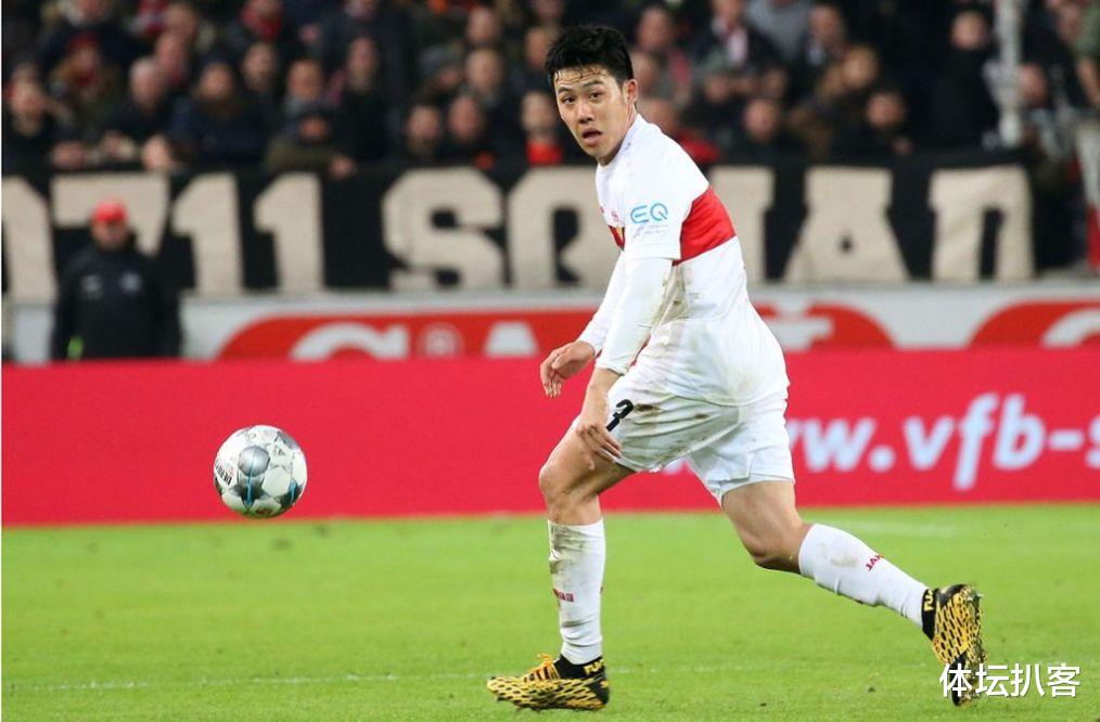 斯图加特队▲第93分钟绝杀！从0-2到3-2：日本国脚导演大逆转，进球后握拳怒吼！