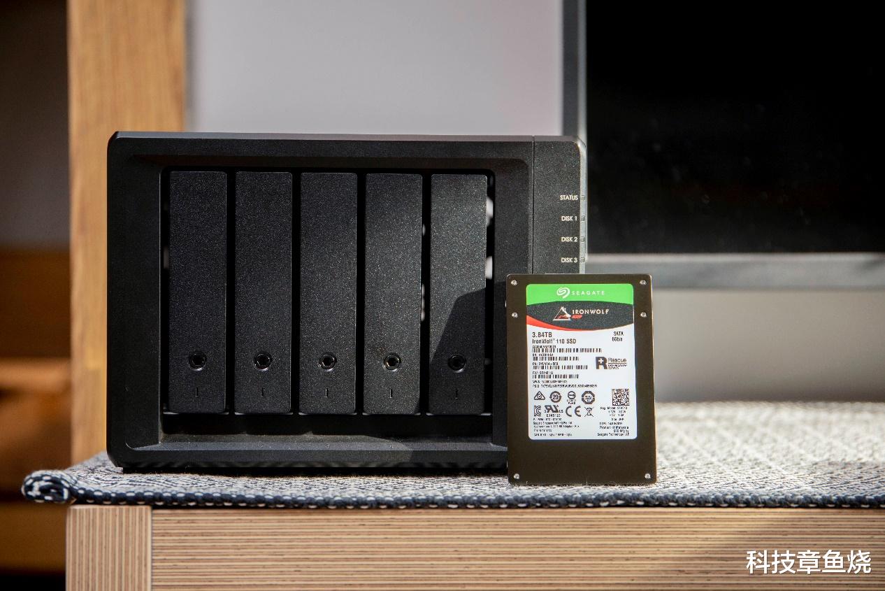 nas|专业NAS硬盘跟普通的天差地别，你敢信吗？