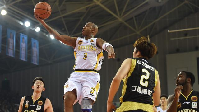 斯蒂芬·马布里：马布里为高考加油，自信英语能得150分，球迷：估计你完形填空就得挂