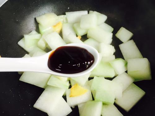 水果@水果那么贵，不如换吃“它”，维C是苹果的好几倍，才2块钱一斤