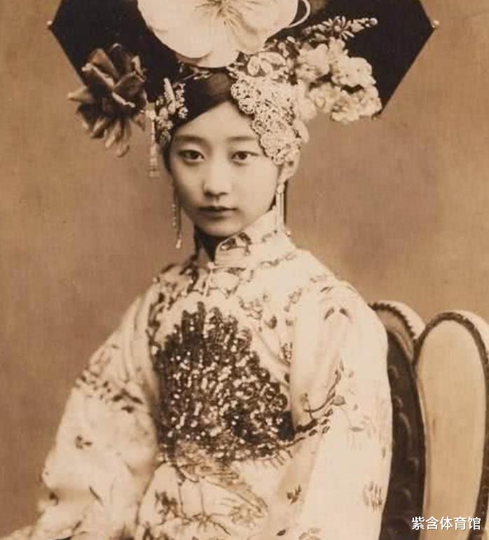 『刘德华』她是清朝真正的格格,从不演后宫戏,却愿意为刘德华演一次格格