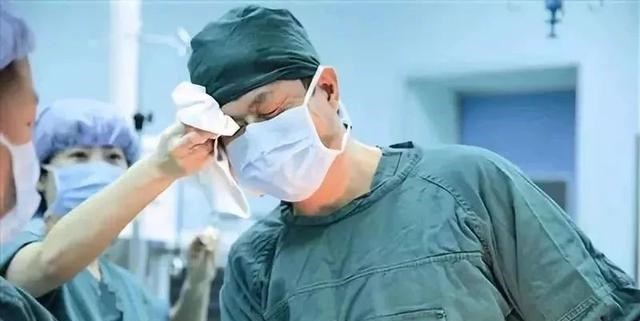 「」教师和医生，哪个职业更好？两位老人的谈话，虽然简短，但很精辟