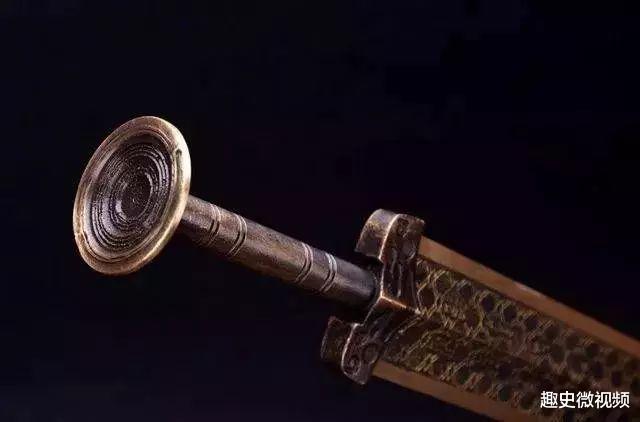 『显微镜』越王勾践剑在显微镜下放大500倍,专家发现一东西,颠覆传统认知