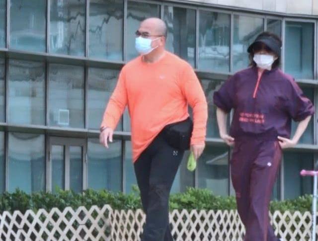 万茜|58岁关之琳与男模多次约会发展姐弟恋？男方回应“最近是见多了”