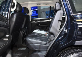 丰田普拉多|顶配不足21万，四驱差速锁，性价比超高的中大型越野车