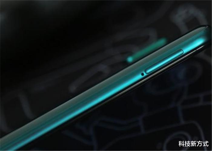 华为Nova|华为中端神机下滑800元，4200毫安+浴霸式四摄，一夜变成千元机！