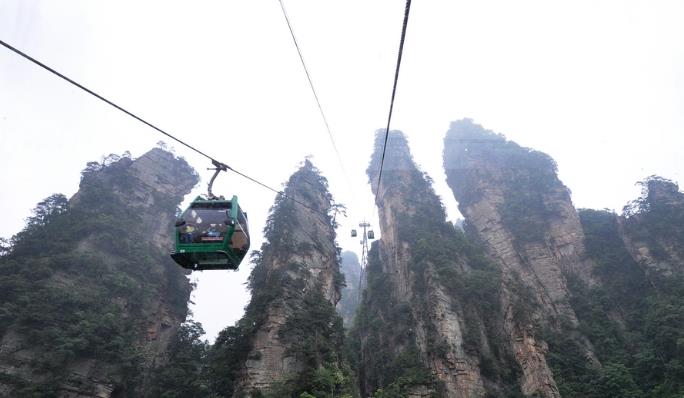 张家界|乘坐一次要28分钟，是世界最长的高山客运索道，中外游客络绎不绝