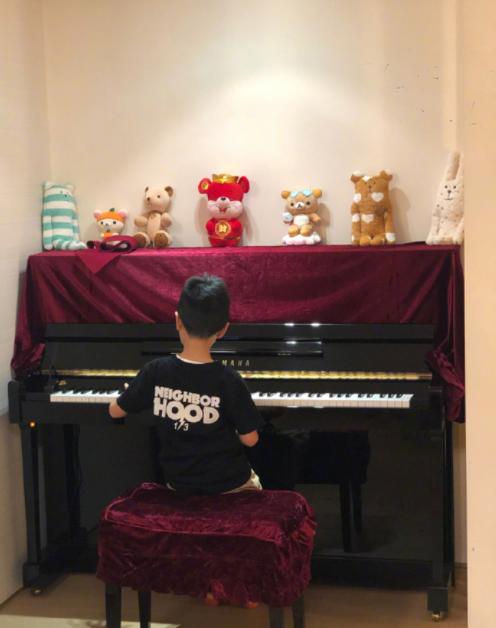 谢安琪|乐坛天后豪宅曝光，容祖儿柜子堆满奖杯，谢安琪落地窗海景无敌