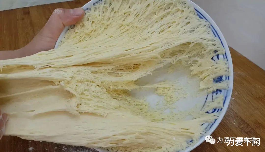 [鸡蛋]面粉别再烙饼了，加4个鸡蛋，又香又脆又松软，比饼干油条还好吃