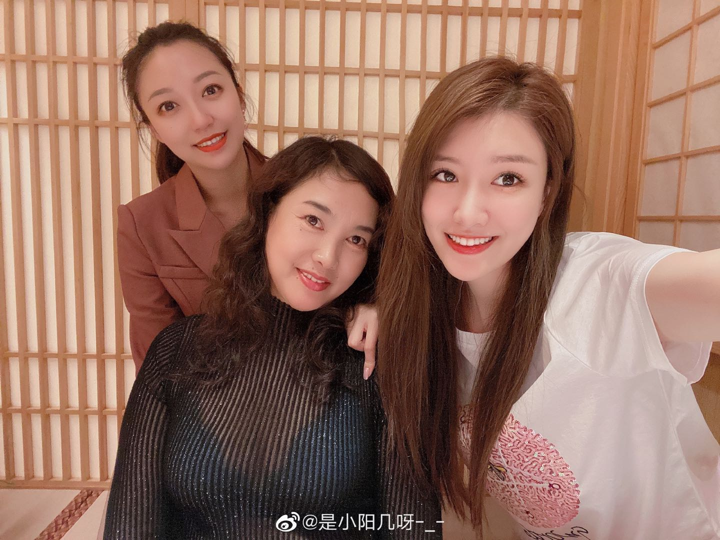 陈博雅@心疼郭艾伦!1米77前女友晒闺蜜团,难怪他至今念念不忘