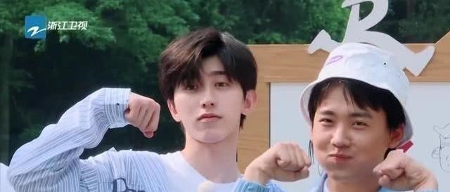 『奔跑吧兄弟』《奔跑吧》已过三分之一,撕名牌终于要来了,下期跑男未播先火!