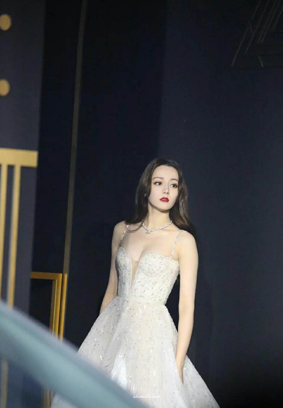 [迪丽热巴]吴磊公开和迪丽热巴在一起？粉丝表示不同意，为啥不是胡歌彭于晏？